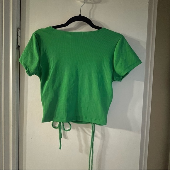 NWT Forever 21 Low Cut cropped Tee - Picture 2 of 4